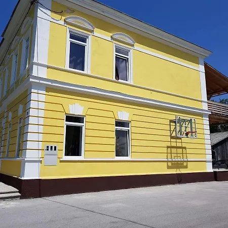 Gasthuis Old School Nova Vas (Bloke)