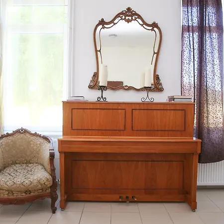 Gasthuis Old School Nova Vas (Bloke)