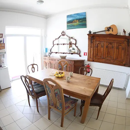 Old School 3* Nova Vas (Bloke)