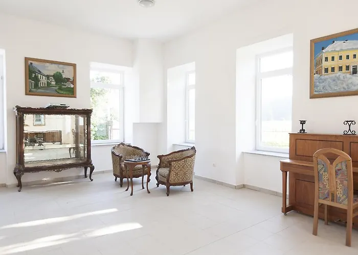 Old School 3* Nova Vas (Bloke)