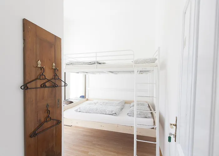 Old School Nova Vas (Bloke)